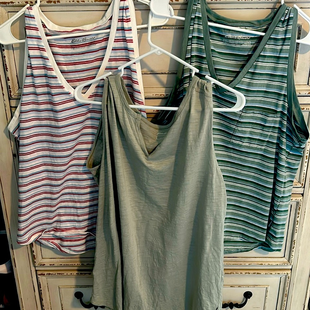 Women’s XL Eddie Bauer cotton tank tops. Only worn once.